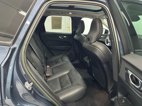 Used 2023 Volvo XC60 B5 Plus AWD/4WD image 17