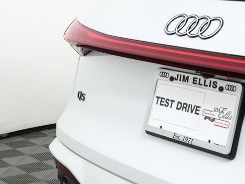 New 2025 Audi Q5 Premium Plus image 37