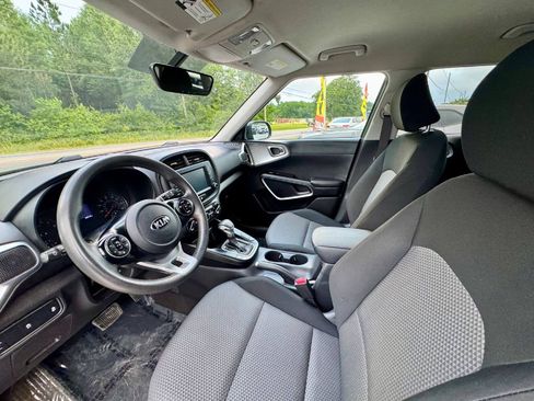 Used 2020 Kia Soul LX FWD image 9