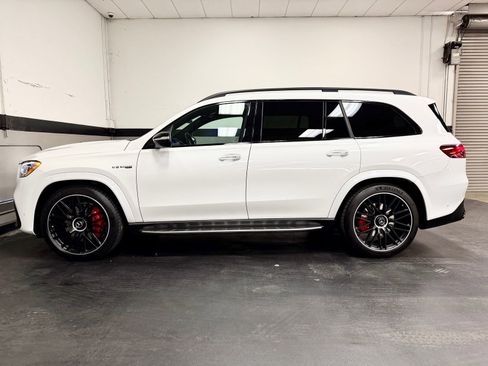 Used 2025 Mercedes-Benz GLS 63 AMG 4MATIC image 9