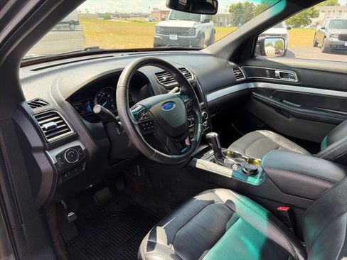 Used 2016 Ford Explorer XLT w/ Equipment Group 202A AWD/4WD image 11