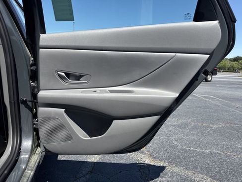 New 2026 Hyundai Elantra SE FWD image 16