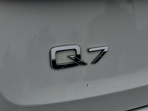 Used 2023 Audi Q7 2.0T Premium w/ Convenience Package AWD/4WD image 29