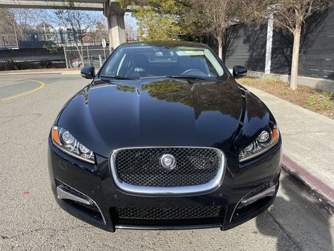 Used 2012 Jaguar XF Portfolio RWD image 11