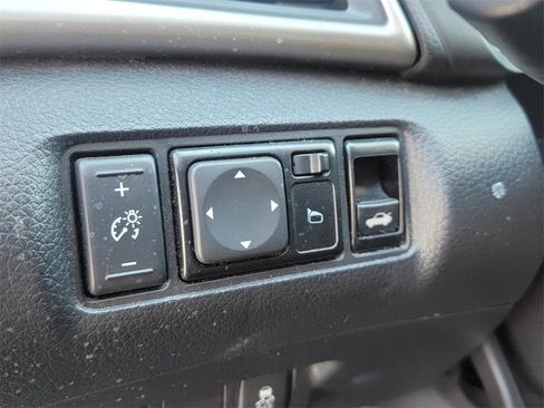 Used 2019 Nissan Sentra SV image 32