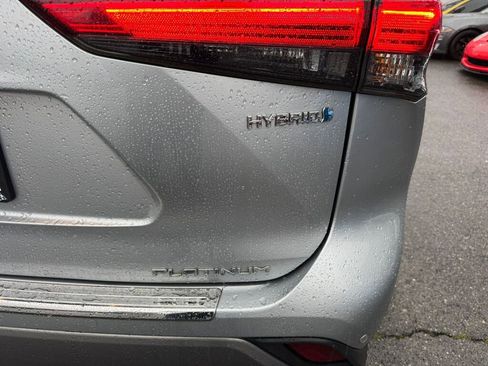 Used 2022 Toyota Highlander Platinum image 9