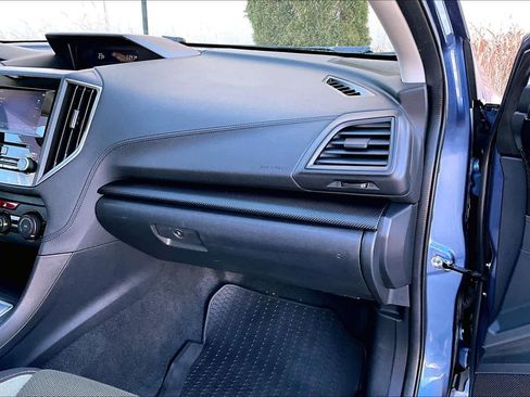 Used 2019 Subaru Crosstrek 2.0i Premium w/ Moonroof Package image 18