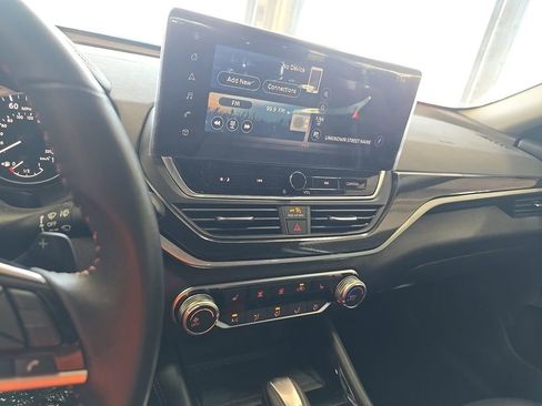 Used 2023 Nissan Altima 2.5 SR w/ SR Premium Package FWD image 17