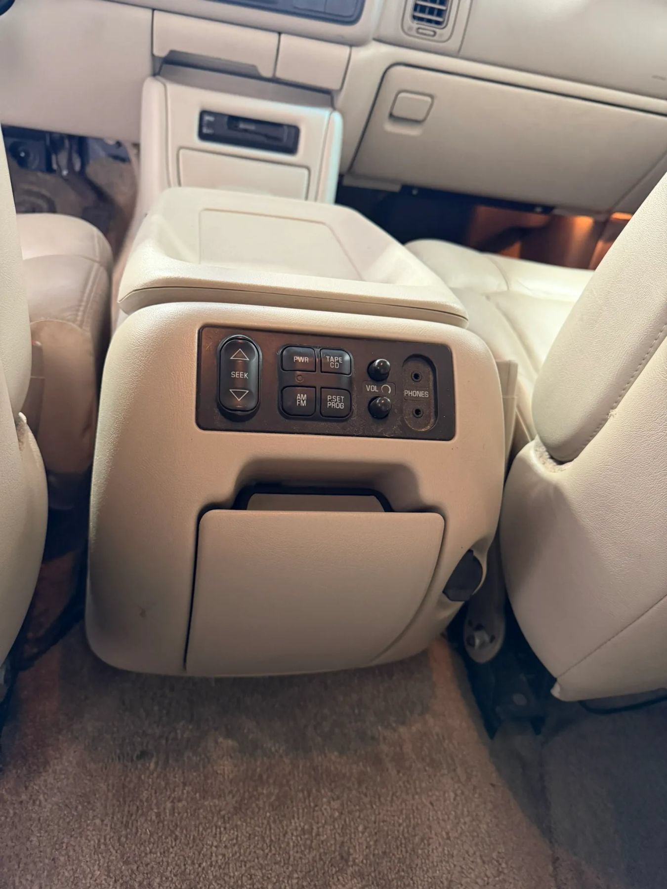 Used 2002 Chevrolet Tahoe LT RWD image 16