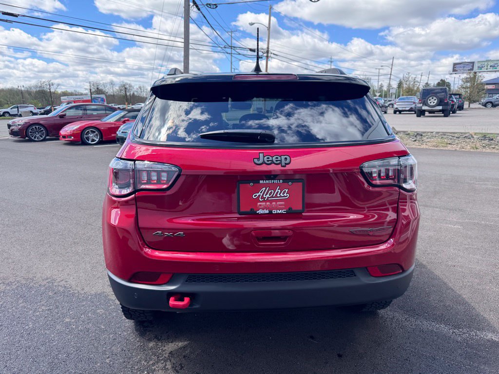 Used 2025 Jeep Compass Trailhawk AWD/4WD image 4