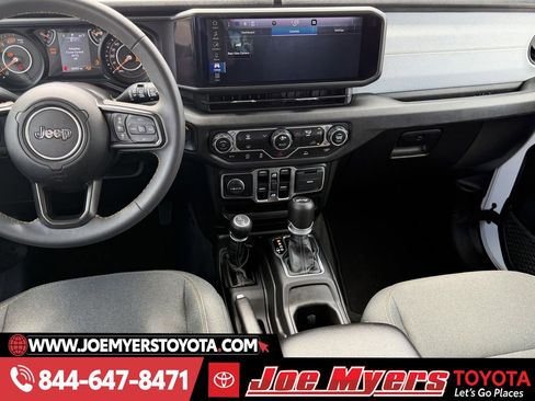 Used 2024 Jeep Wrangler Sport S image 16