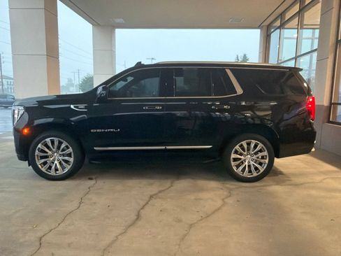 Used 2022 GMC Yukon Denali AWD/4WD image 2