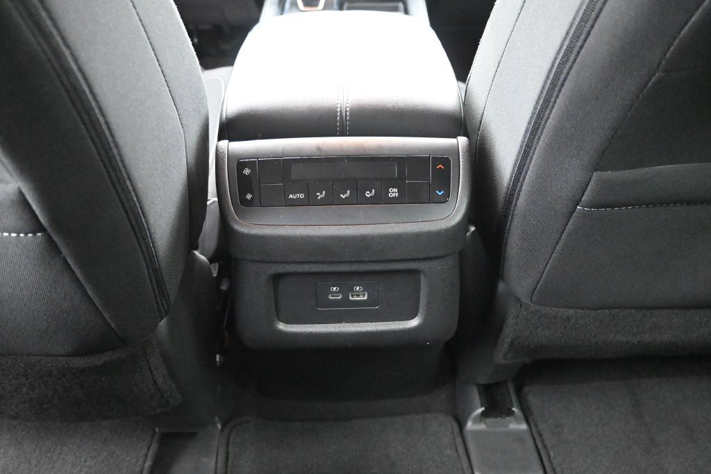 Used 2024 Nissan Pathfinder SV FWD image 21