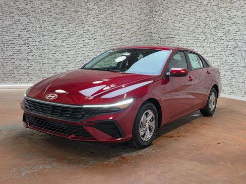 New 2026 Hyundai Elantra SE image 3