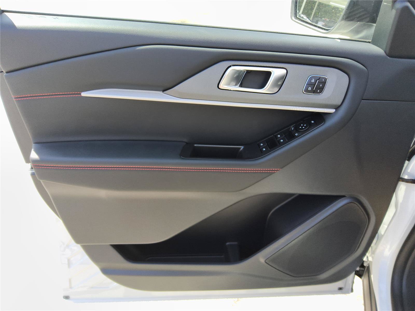 New 2027 Ford Explorer ST-Line w/ Premium Package RWD image 12