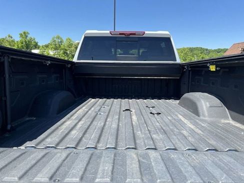Used 2025 GMC Sierra 2500 Denali w/ Denali Reserve Package AWD/4WD image 27