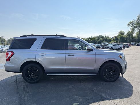 Used 2021 Ford Expedition XLT AWD/4WD image 9