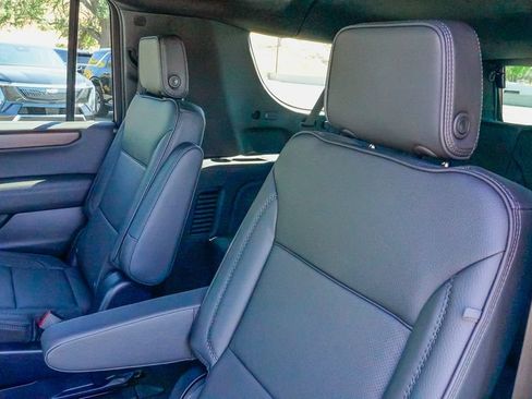 New 2026 GMC Yukon XL Denali w/ Denali Reserve Package AWD/4WD image 11