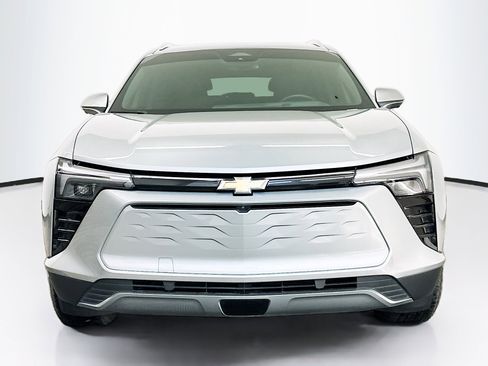 Used 2024 Chevrolet Blazer EV LT image 2