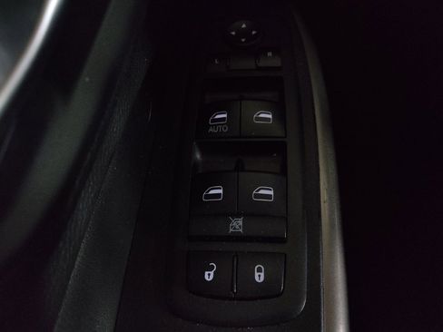 Used 2019 Jeep Cherokee Latitude w/ Popular Appearance Group image 27