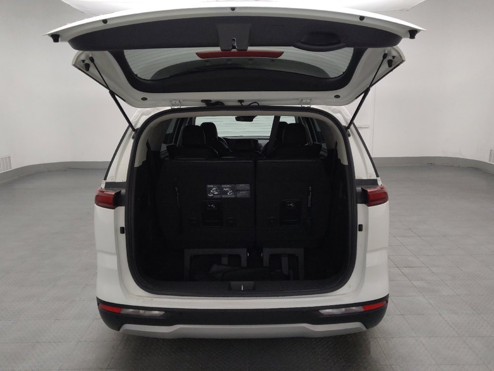 Used 2023 Kia Carnival LX FWD image 29
