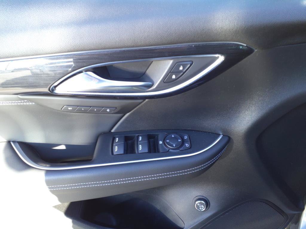 Used 2021 Buick Envision Essence FWD image 7