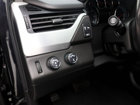 Used 2020 GMC Yukon XL SLE w/ SLE Value Package AWD/4WD image 24