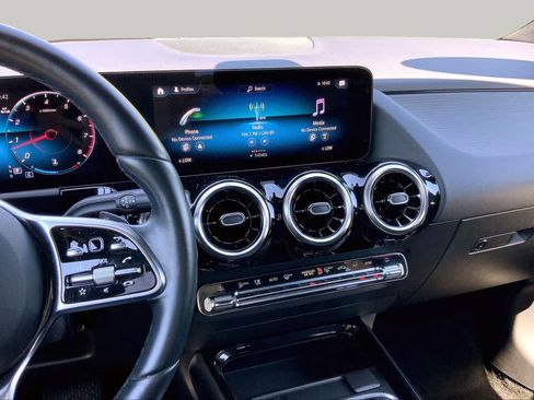 Certified 2023 Mercedes-Benz GLA 250 4MATIC image 7