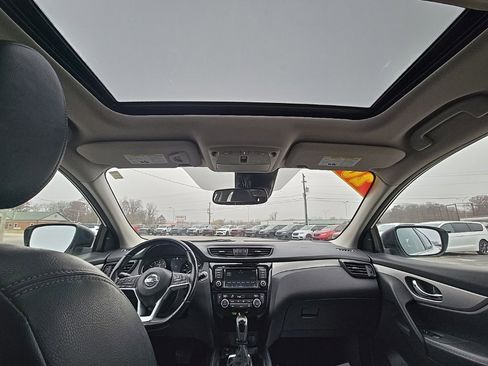 Used 2020 Nissan Rogue Sport SL w/ Premium Package image 24