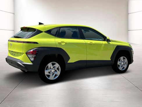 Used 2025 Hyundai Kona SE FWD image 8
