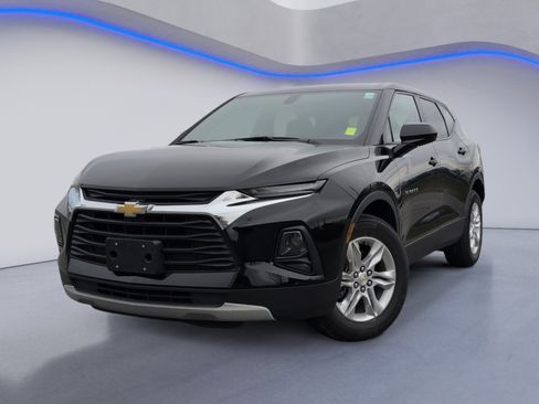 Used 2021 Chevrolet Blazer LT w/ LPO, Exterior Decal Package image 2