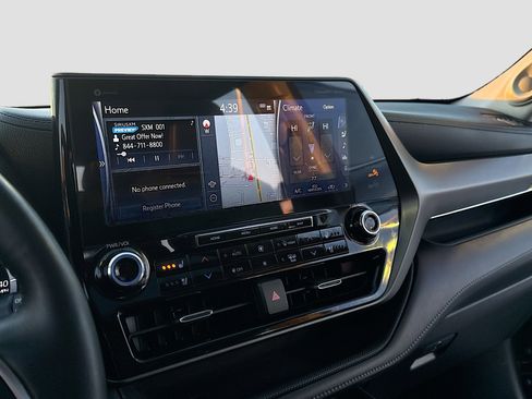 Used 2021 Toyota Highlander Limited image 11