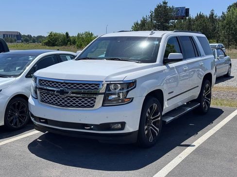 Used 2019 Chevrolet Tahoe LT w/ LT Signature Package AWD/4WD image 3
