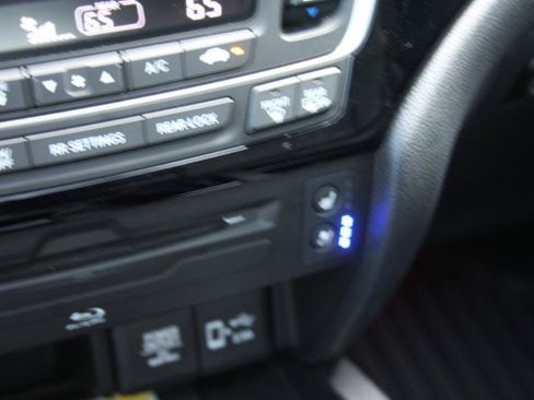 Used 2020 Honda Pilot Black Edition image 39