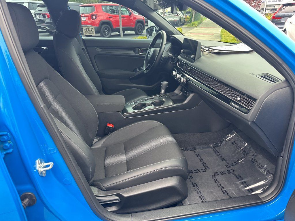 Used 2025 Honda Civic Sport image 17