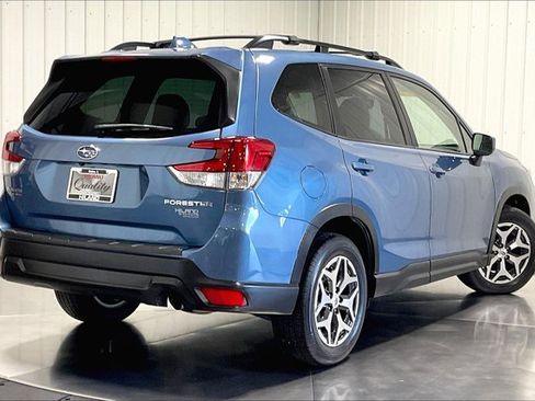 Used 2021 Subaru Forester Premium image 12