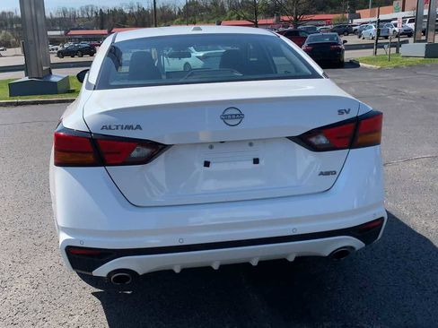 Used 2024 Nissan Altima 2.5 SV w/ SV Premium Package AWD/4WD image 7