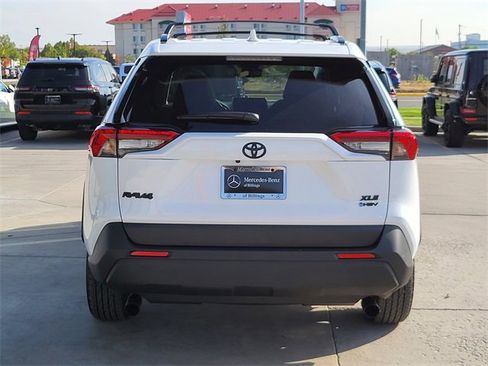 Used 2025 Toyota RAV4 XLE image 41