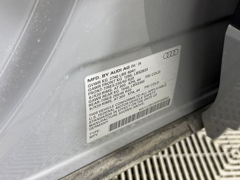 Used 2024 Audi Q4 e-tron Premium Plus w/ Premium Plus image 19