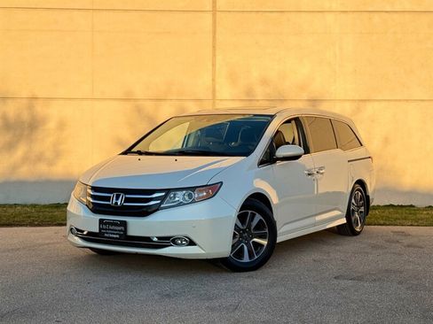 Used 2015 Honda Odyssey Touring Elite image 1