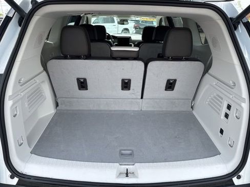 Used 2025 GMC Acadia Denali FWD image 21