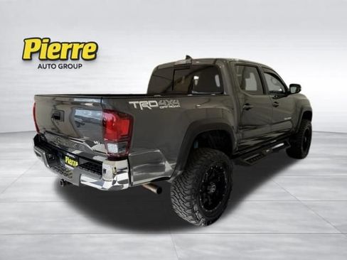 Used 2019 Toyota Tacoma TRD Off-Road AWD/4WD image 6