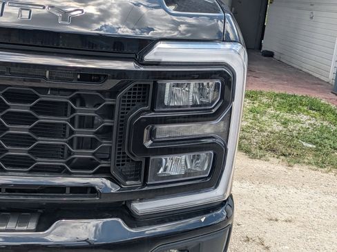 New 2025 Ford F250 Lariat w/ Black Appearance Package image 9