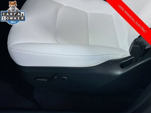 Used 2024 Tesla Model Y Long Range AWD/4WD image 19
