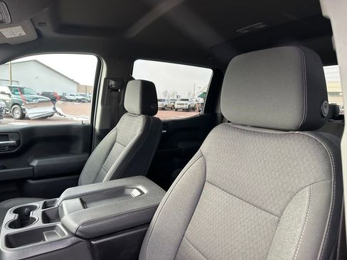 Used 2023 Chevrolet Silverado 1500 Custom image 3