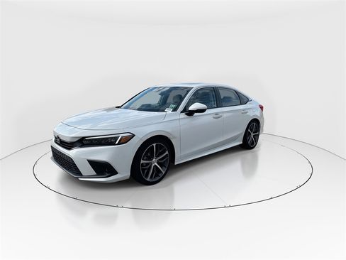 Used 2022 Honda Civic Touring image 4