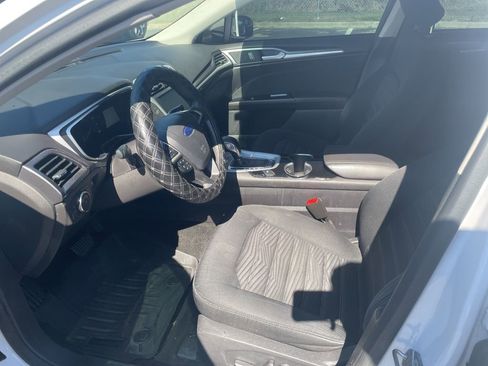 Used 2016 Ford Fusion SE FWD image 17