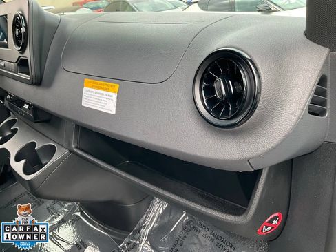Used 2024 Mercedes-Benz Sprinter 2500 image 44