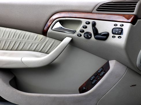 Used 2001 Mercedes-Benz S 500 image 40