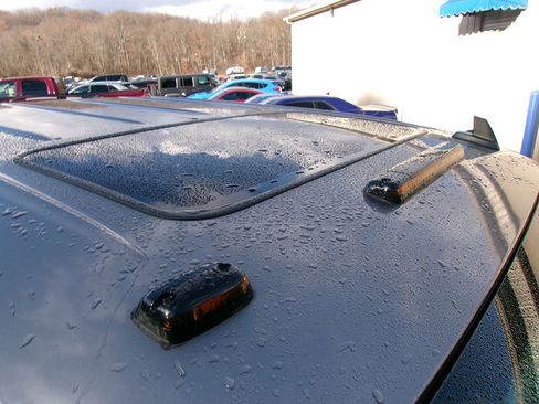 Used 2012 GMC Sierra 2500 Denali w/ Suspension Package, Off-Road image 8